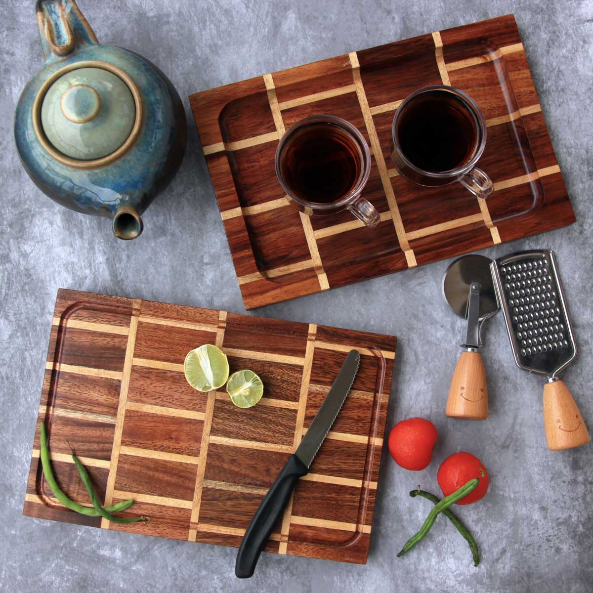 https://www.woodgeekstore.com/cdn/shop/collections/brick-style-segmented-wood-chopping-board-and-tray-set-of-2-a-square2_1600x.jpg?v=1650395897