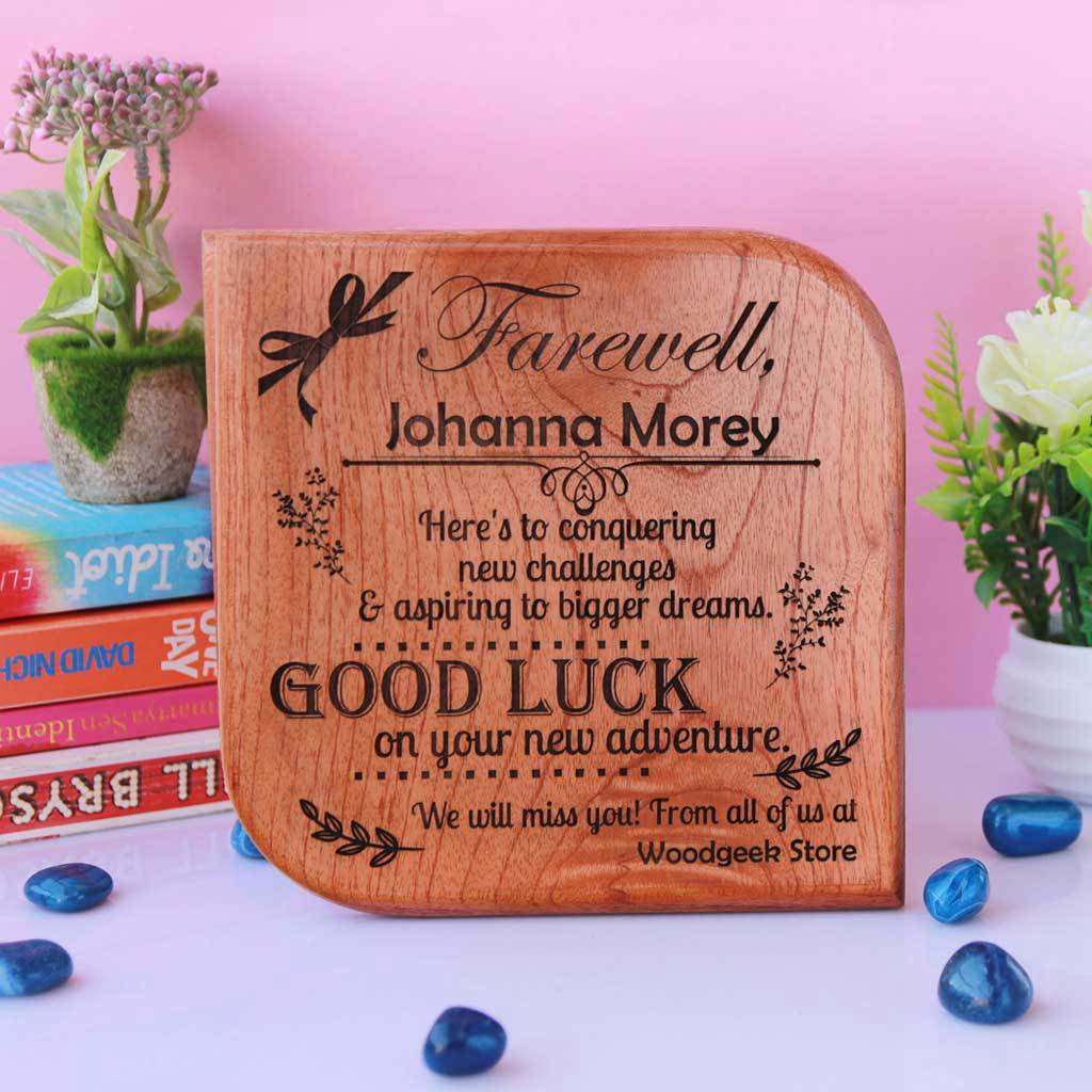 21 Best Personalised Farewell Gifts For Your Colleagues [2022]